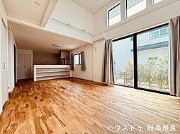 岐阜市岩地1丁目:リビング