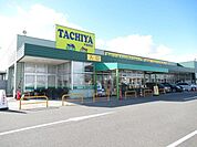 タチヤ木曽岬店　野菜、お肉、お魚が新鮮で品数も豊富な地元で人気のスーパーです。魚介類の種類が豊富で地元の方だけではなく遠方からお買い物に来られる方もいます。 2420m