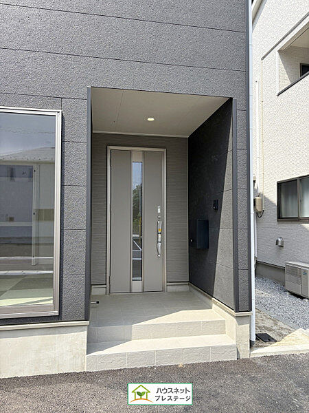 玄関を拡大表示