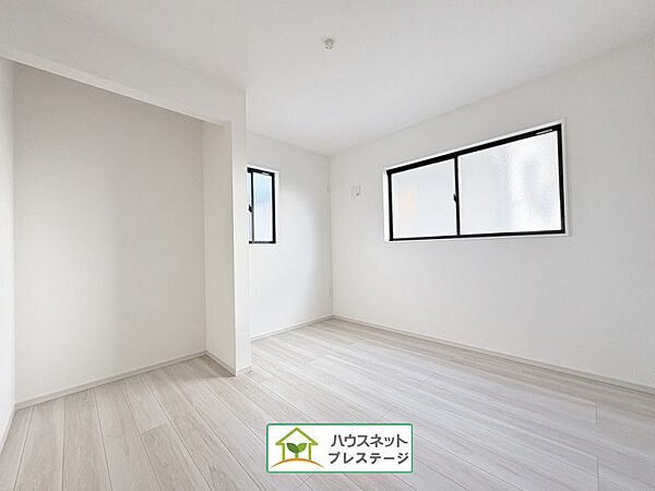 洋室を拡大表示
