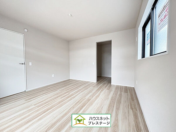 洋室を拡大表示