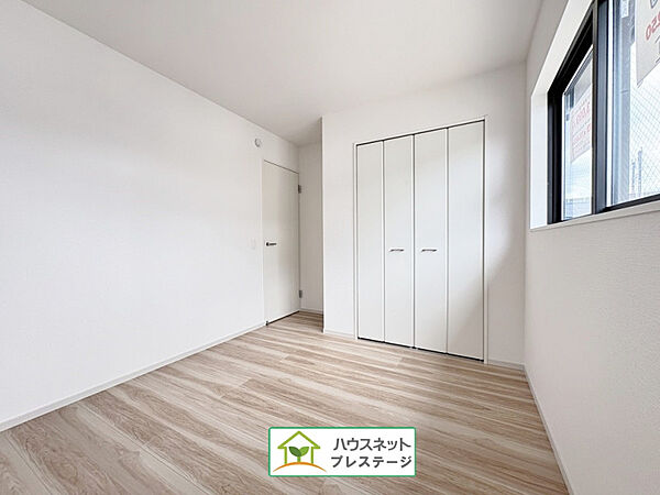 洋室を拡大表示