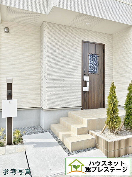 玄関を拡大表示