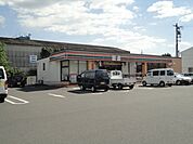 セブンイレブン福山曙町店（コンビ二）まで542ｍ