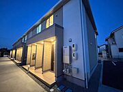 外観写真（夜）