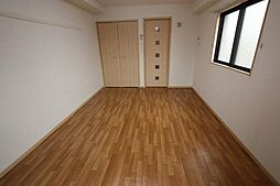 モダン・ハーモニー 3階1Kのリビング/ダイニング