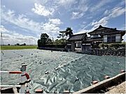 広々とした畑スペース付き。土に触れ、季節を感じながら過ごす、贅沢なスローライフを叶えられます。「自分で育てる楽しさ」を日常に取り入れたい方にぴったりです。