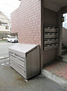ダストボックスが敷地内にあるのでゴミ出しも便利です。
