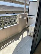 南側ベランダがあります。同仕様の画像となります。