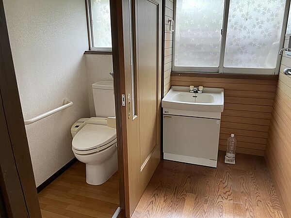 トイレを拡大表示