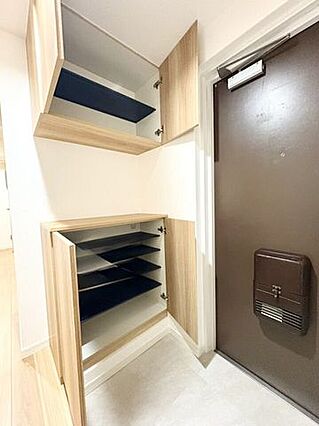 玄関にはシュー...