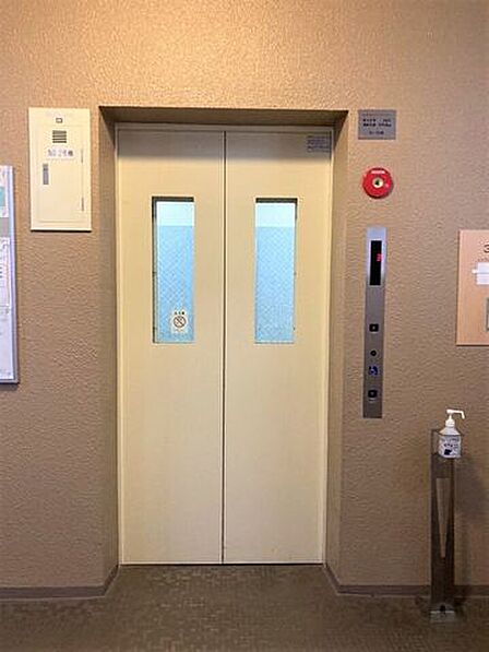 *エレベーター*