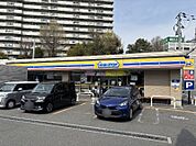ミニストップ都島友渕町店 186m