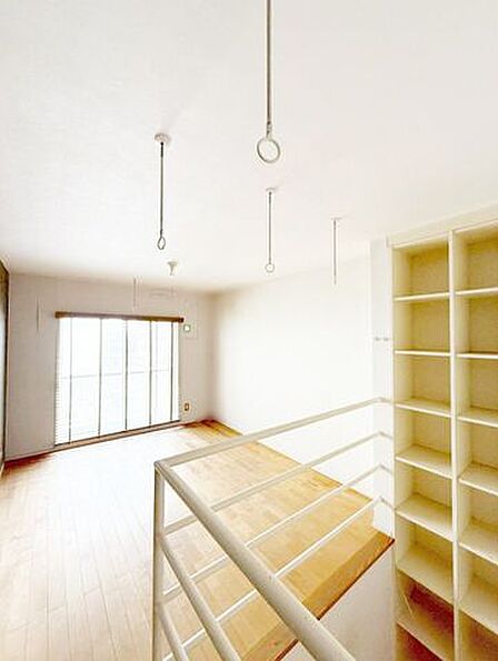 ◇デザイン性のある開放的な洋室