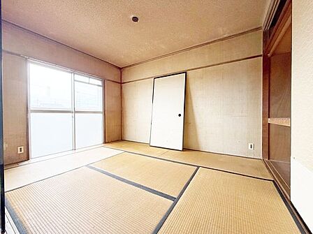 ◇窓付きの明るい室内◇押し入れ付き