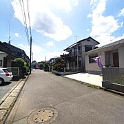 静かな前面道路が守る、穏やかな暮らし