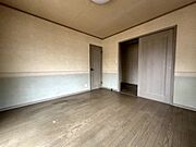 【8.3帖洋室】WIC付の洋室で身支度もスムーズ♪※リフォーム前の写真です※2026年2月撮影