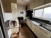【キッチン】収納豊富で調理器具も食器もたっぷり♪※リフォーム前の写真です（2026年3月撮影）