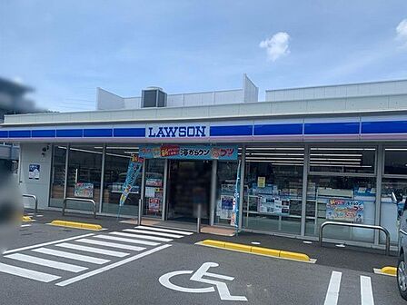 コンビニ 650m ローソン戸坂中町店
