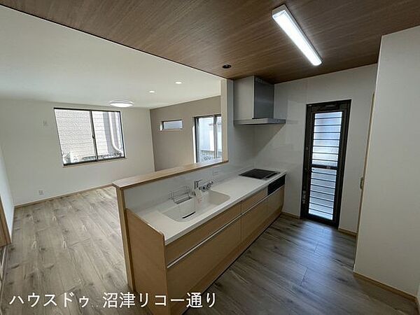 キッチンを拡大表示