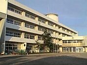 伊東市立宇佐美小学校 270m