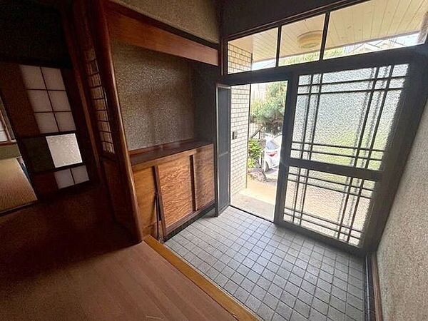 玄関を拡大表示