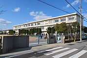 姫路市立広畑第二小学校 徒歩5分。 350m