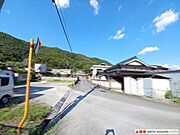 南東側(公道)　幅員約4.5m、接面約12.97m