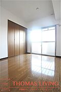 南向きの日当たり良好な洋室です。