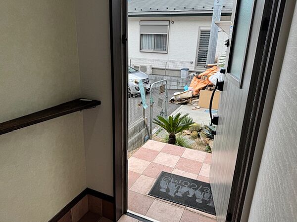 玄関を拡大表示