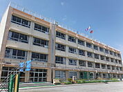 葛飾区立二上小学校（483m）