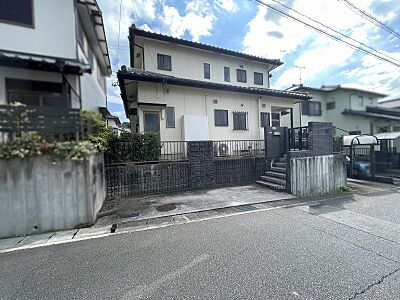 外観:閑静な住宅街で落ち着いた暮らしがしたい方におすすめです! 外観:閑静な住宅街で落ち着いた暮らしがしたい方におすすめです!