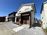 南向きの為、日当たり良好！明るい陽射しが射し込み、爽やかな風が吹き抜ける心地良い戸建てです！