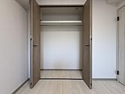 5.4J北側洋室のクローゼット。