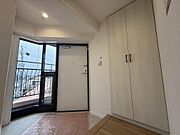 広い玄関部分で、大きい荷物などもおいていただけます！