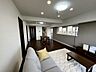 リビング/ダイニング：大きなソファも配置可能な広さです。開放感ある住空間をご体感ください。