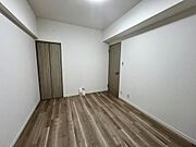 「主寝室としても使いやすい、ゆとりある広さの洋室。