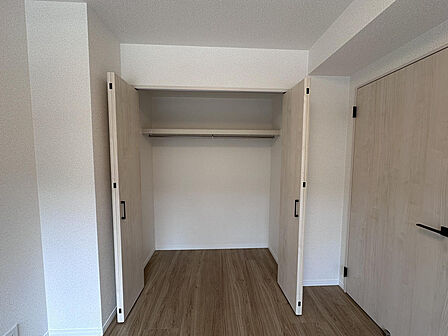 収納が室内に収まるため、居住スペースを有効に使えます。