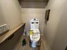 トイレ：清潔感のある、すっきりとしたトイレスペースです。