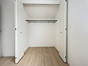奥行きがあり、季節物や大型の荷物もたっぷりしまえる収納！すっきりとした暮らしをサポートします。