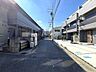 周辺：前面道路を含む現地写真