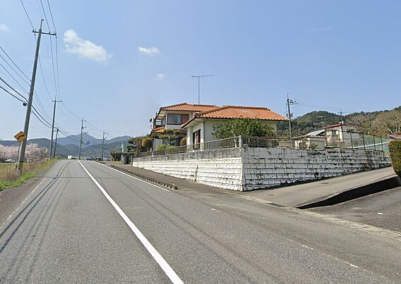 前面道路からの...