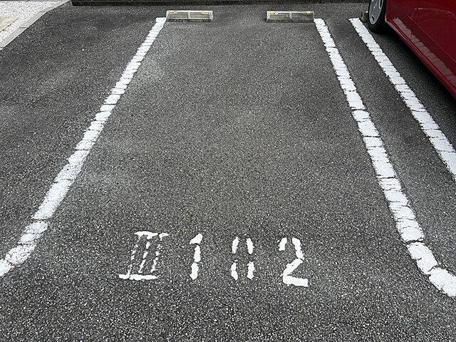 8 / 11