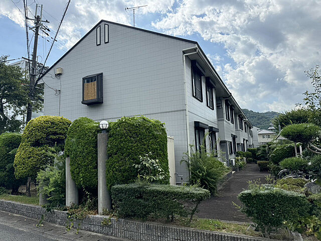 4 / 10