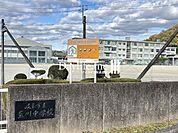 岐阜市立藍川中学校 770m