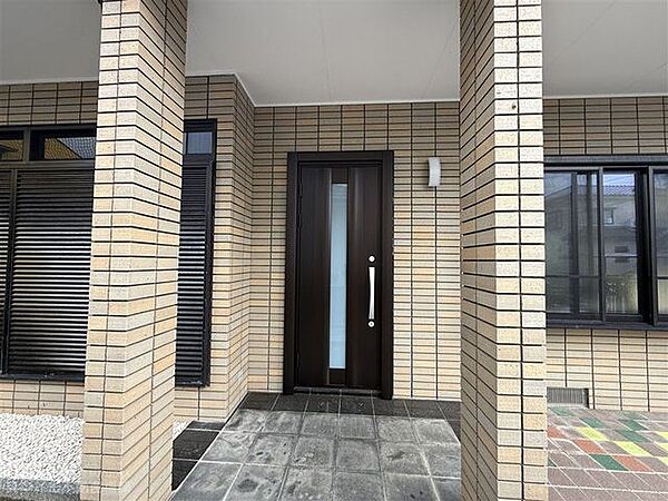玄関を拡大表示