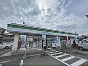 ファミリーマート　桜井薬師町店まで900メートル
