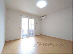 カーサ・モデルノ 101 1階ワンルームのリビング/ダイニング