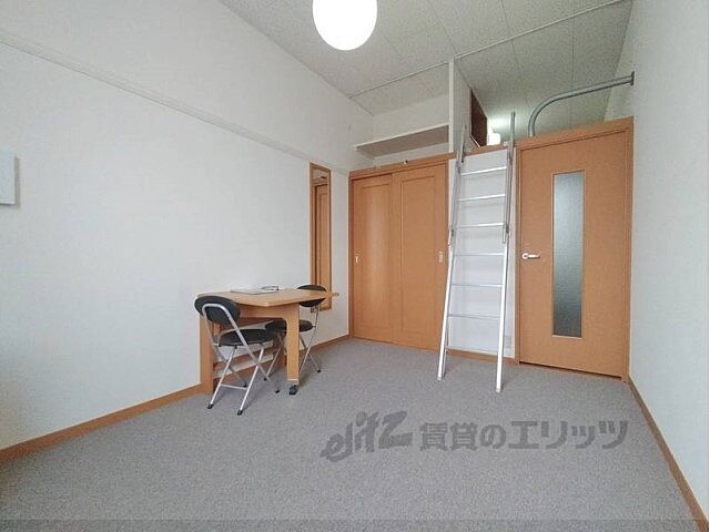 寝室