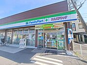 ファミリーマート　エムズドラッグ大和高田まで250メートル